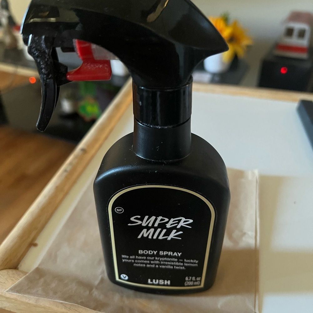 Lush Super Milk Body Spray - LIMITED EDITION 6.7 oz - Picture 2 of 8